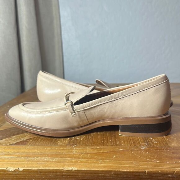 Franco Sarto Cream Flats with Metallic Accent - Picture 8 of 8